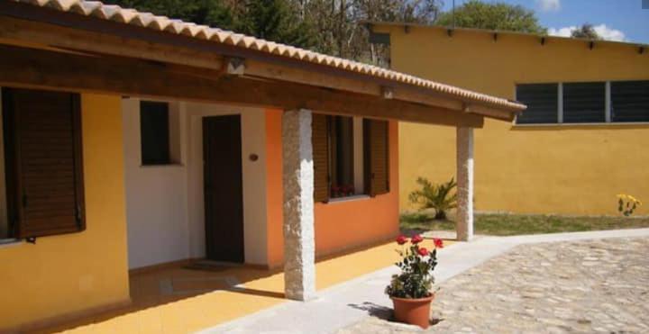 Agriturismo Usurtala Orani Bagian luar foto