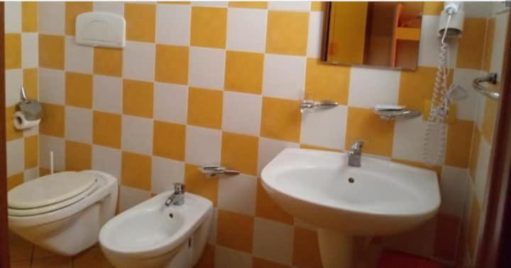 Agriturismo Usurtala Orani Bagian luar foto